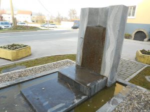 2015-11-14-Vojnik-spomenik žive vode